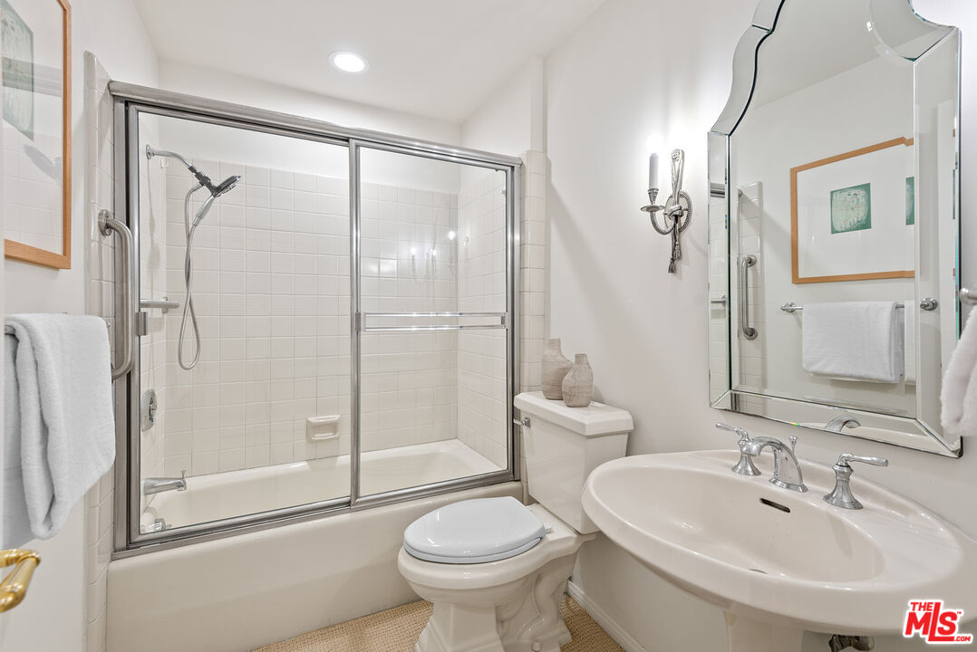 10550 Wilshire Blvd Unit: 203