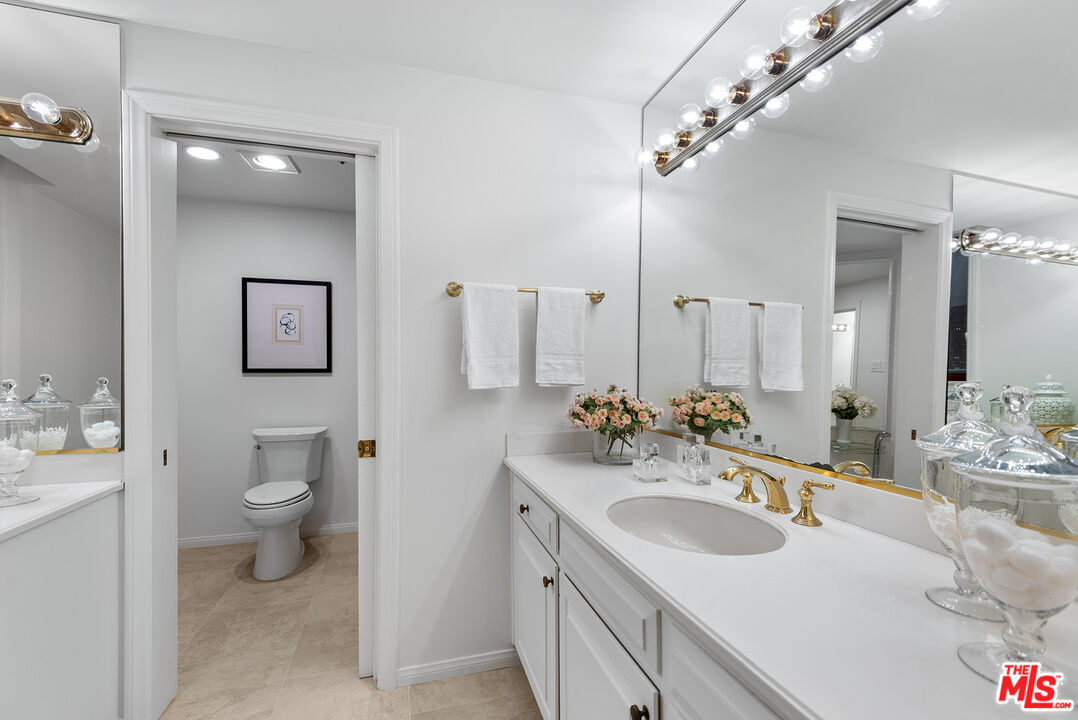 10550 Wilshire Blvd Unit: 203