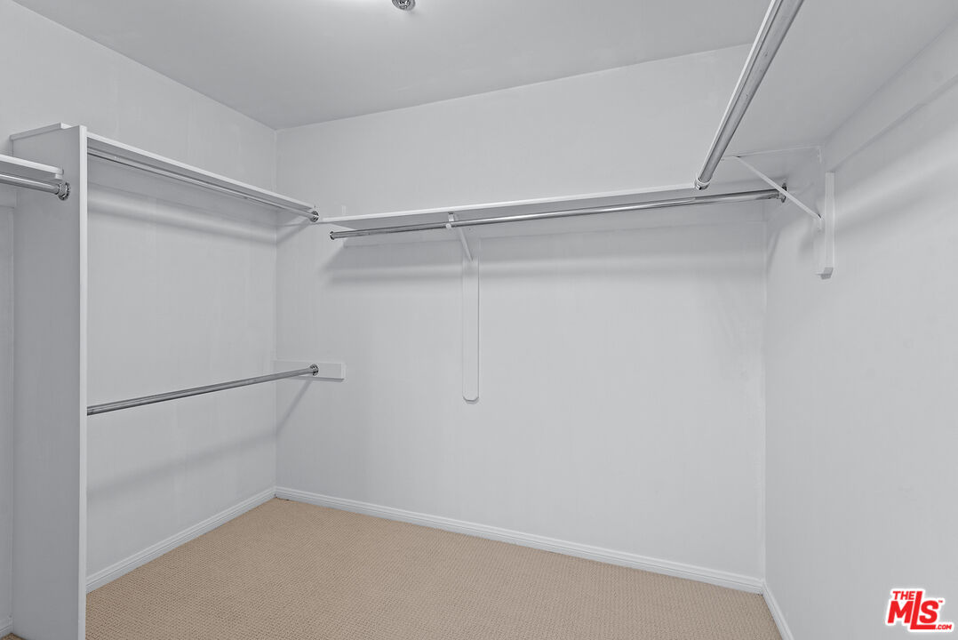 10550 Wilshire Blvd Unit: 203