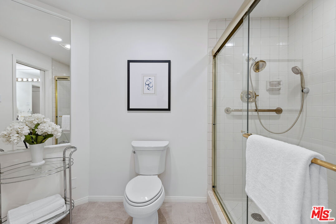 10550 Wilshire Blvd Unit: 203