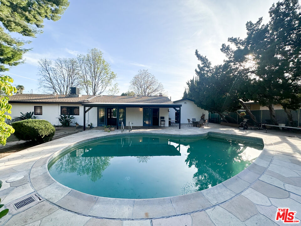 17905 San Fernando Mission Blvd