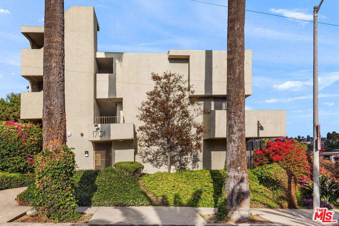 1701 Clinton St Unit: 514