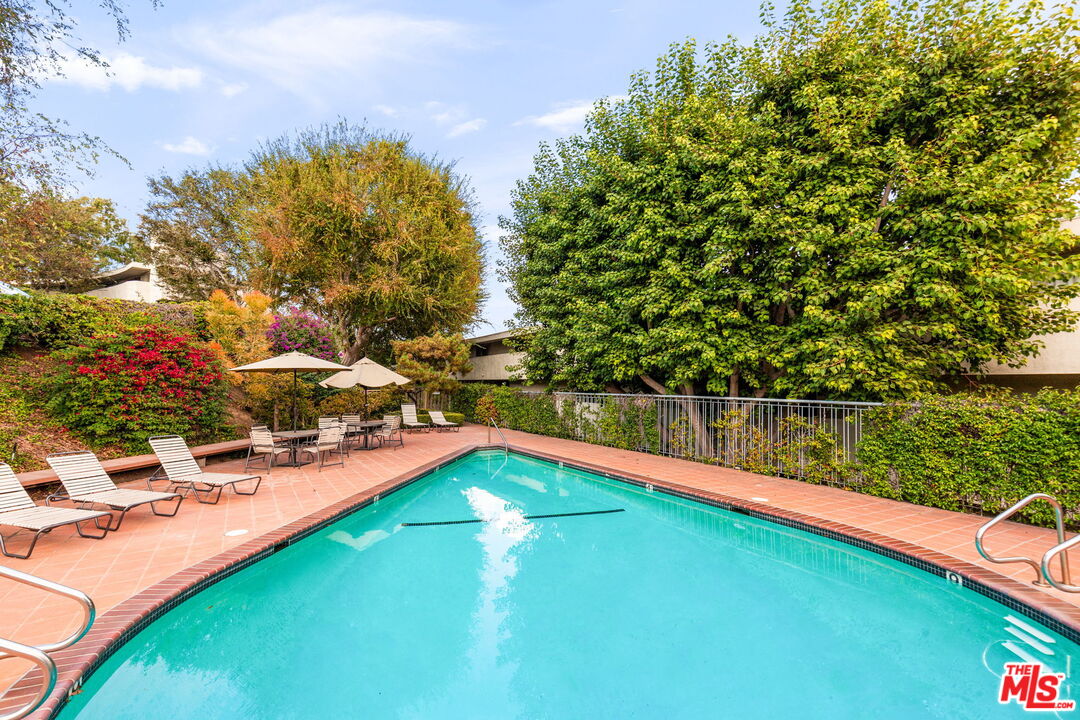 1701 Clinton St Unit: 514