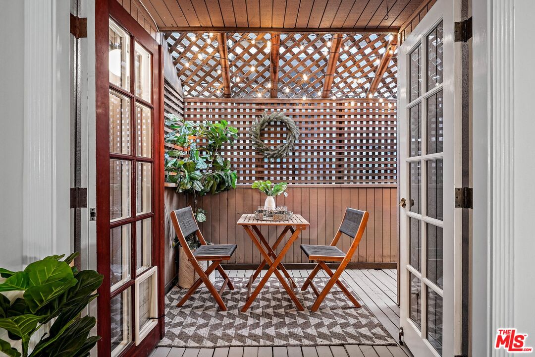 853 Larrabee St Unit: 4