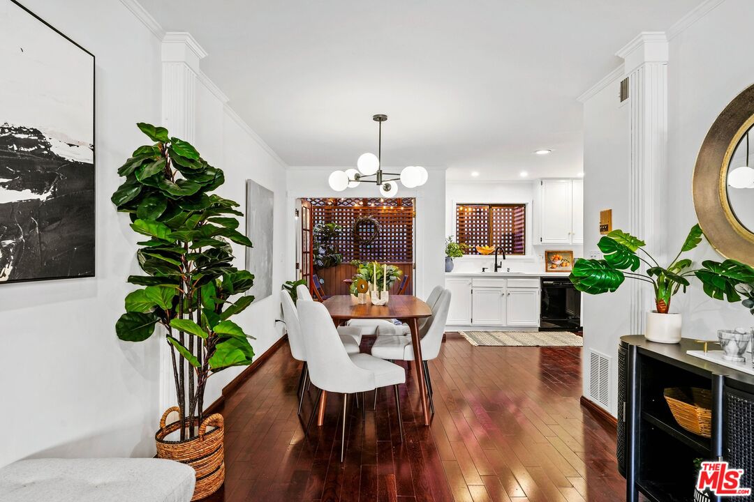 853 Larrabee St Unit: 4