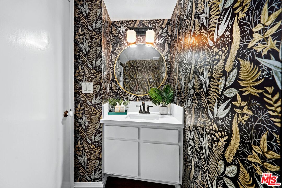 853 Larrabee St Unit: 4