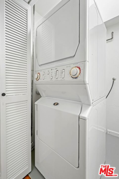 853 Larrabee St Unit: 4