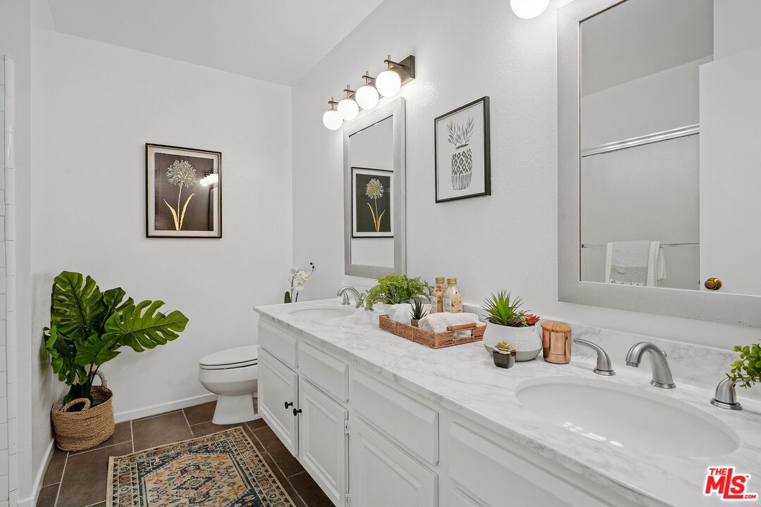 853 Larrabee St Unit: 4