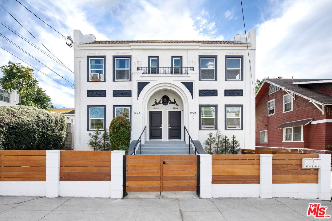 1926 Santa Ynez St