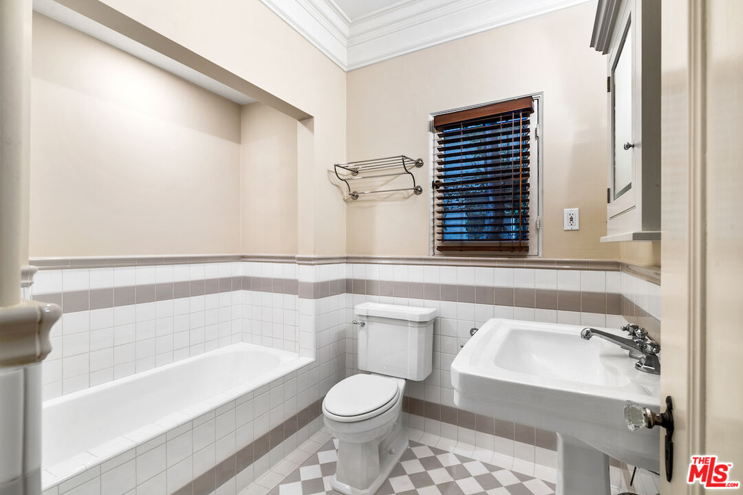 148 S Peck Dr Unit: 2