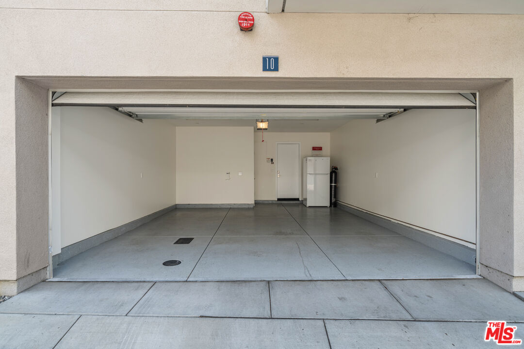 1400 N Fuller Ave Unit: 10