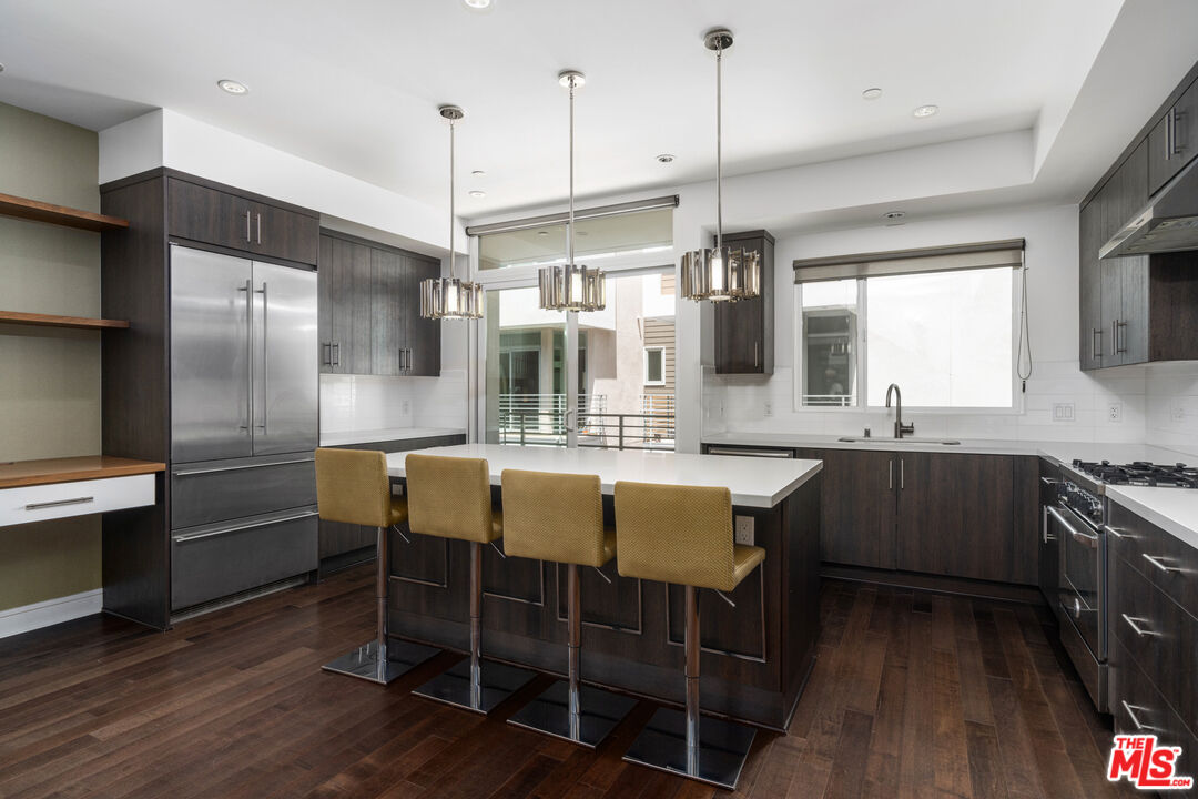 1400 N Fuller Ave Unit: 10