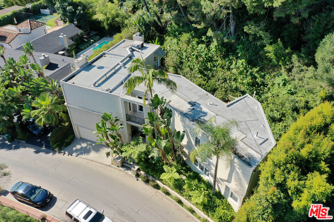 1417 Bluebird Ave