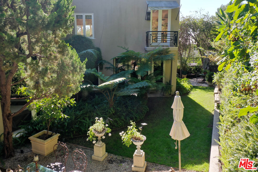 1417 Bluebird Ave