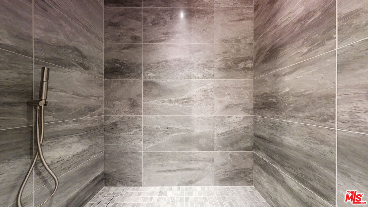 211 W Elm Ct Unit: 3C