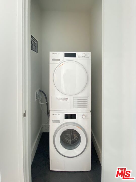 211 W Elm Ct Unit: 3C