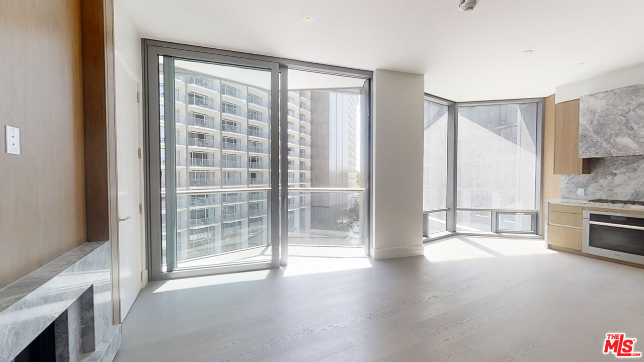 211 W Elm Ct Unit: 3C