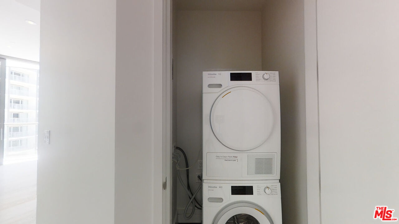 211 W Elm Ct Unit: 3C