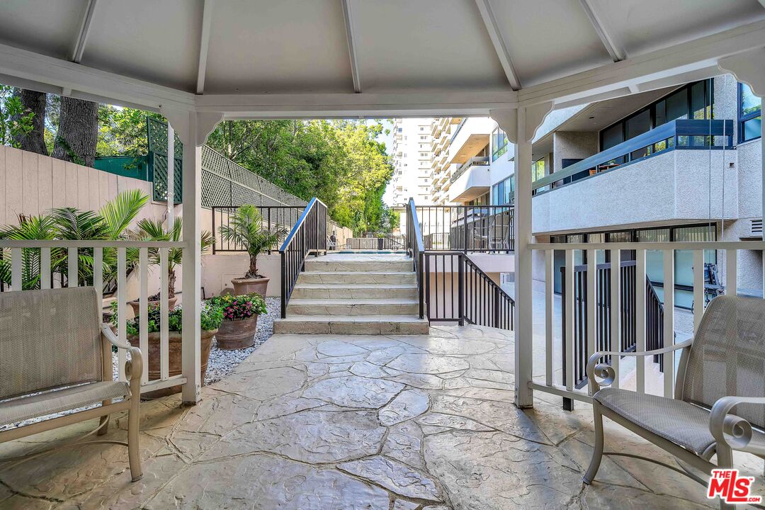 10551 Wilshire Blvd Unit: 404