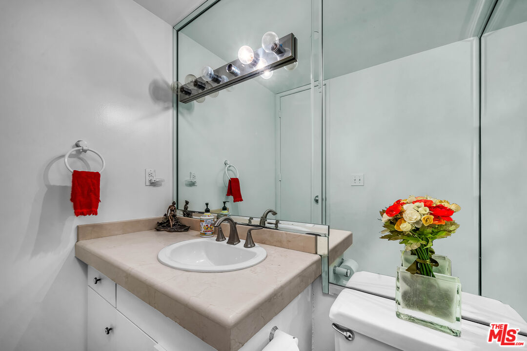 10551 Wilshire Blvd Unit: 404