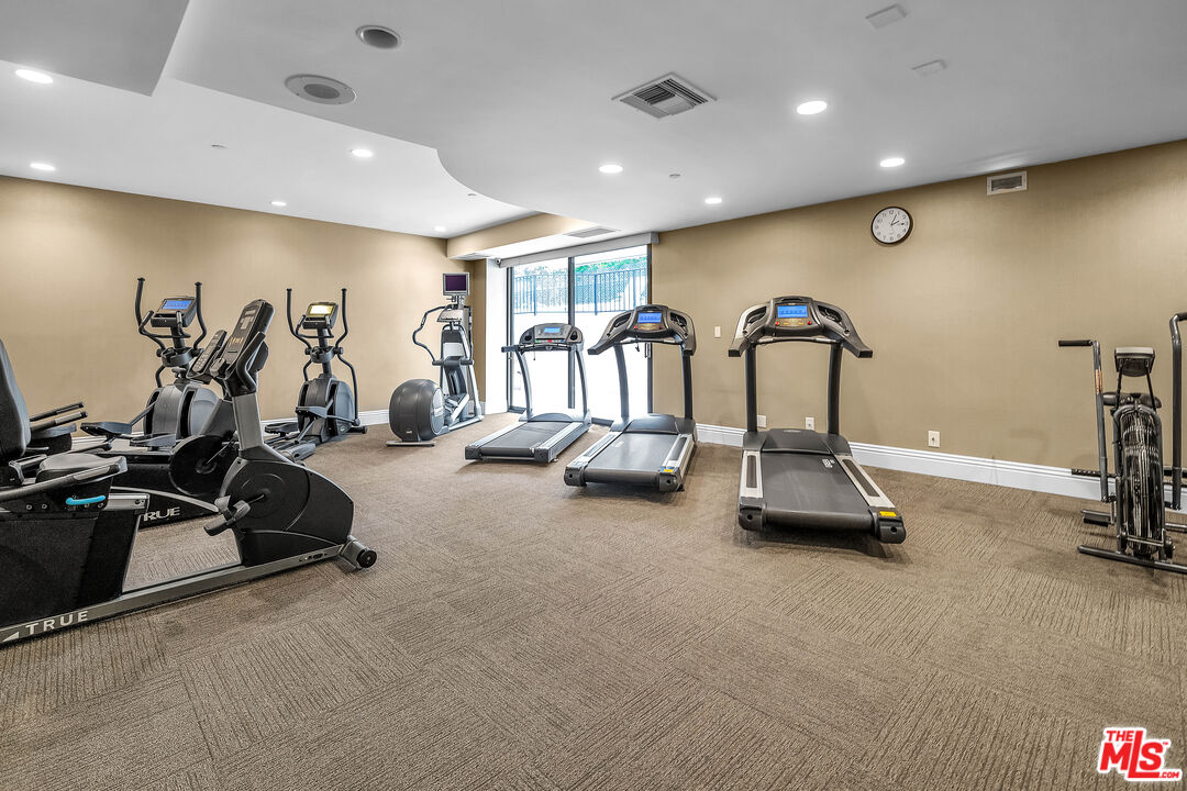 10551 Wilshire Blvd Unit: 404