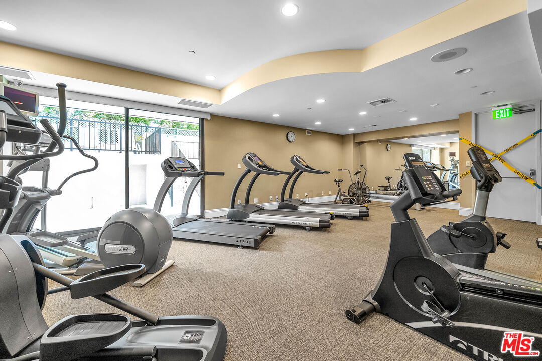 10551 Wilshire Blvd Unit: 404