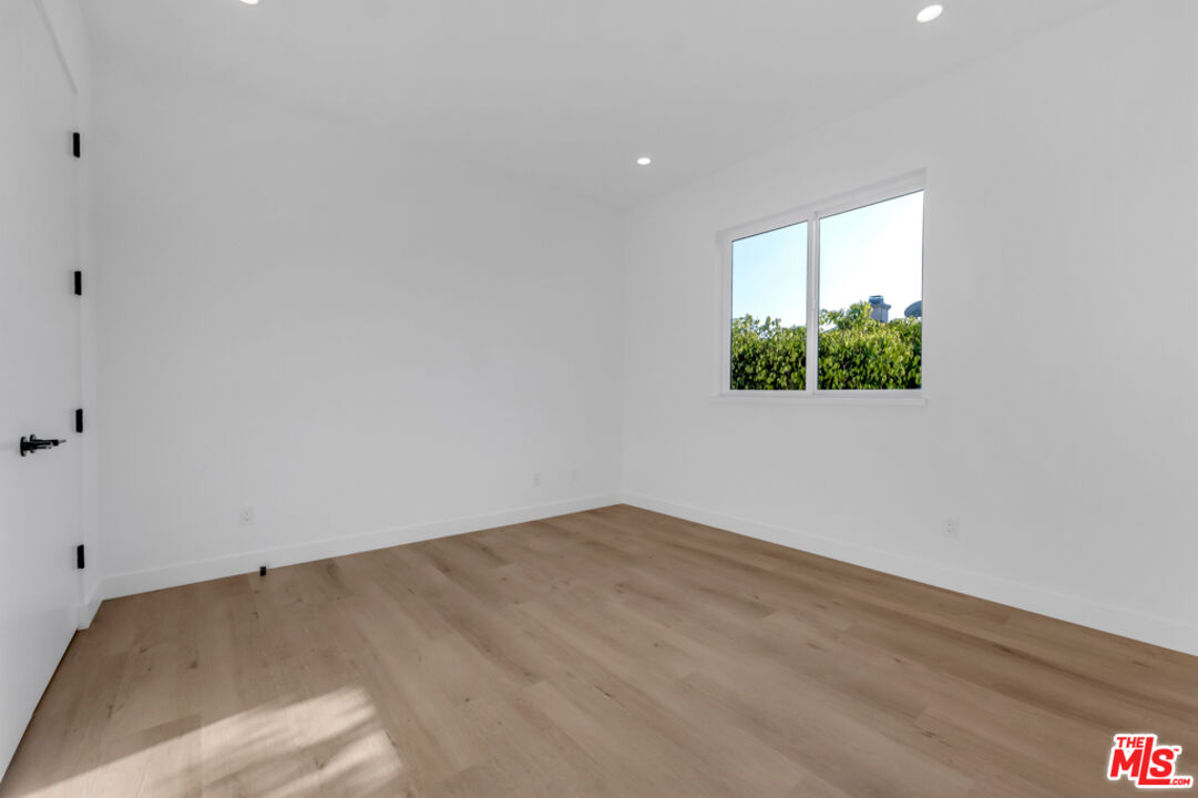 3139 Curts Ave Unit: B