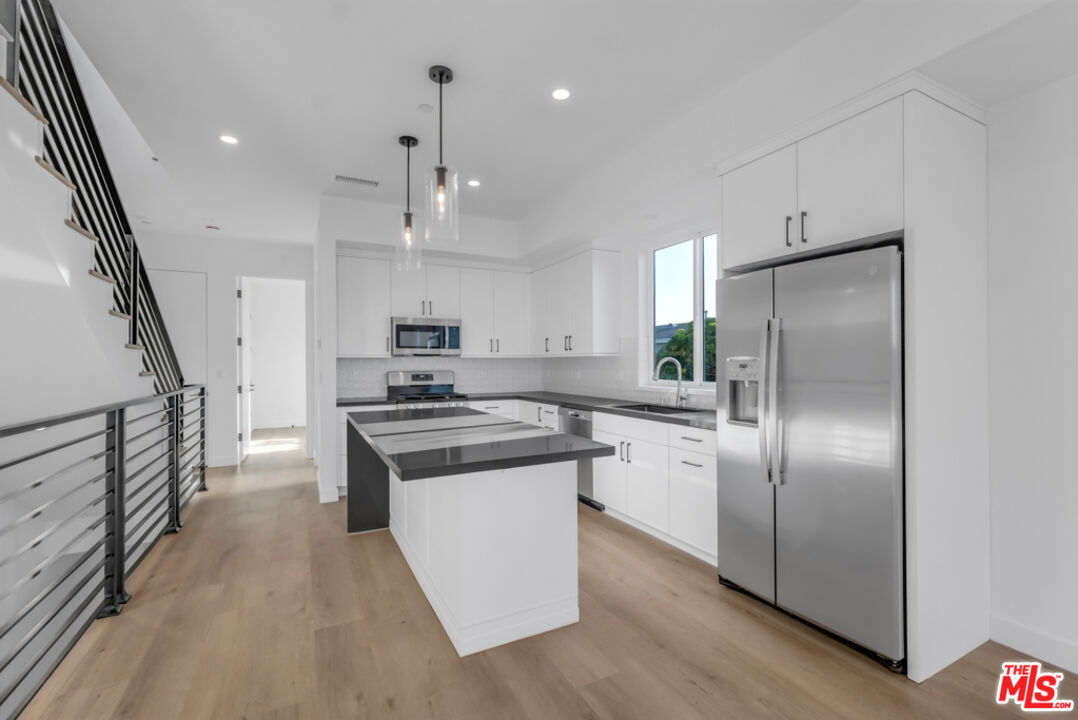 3139 Curts Ave Unit: B