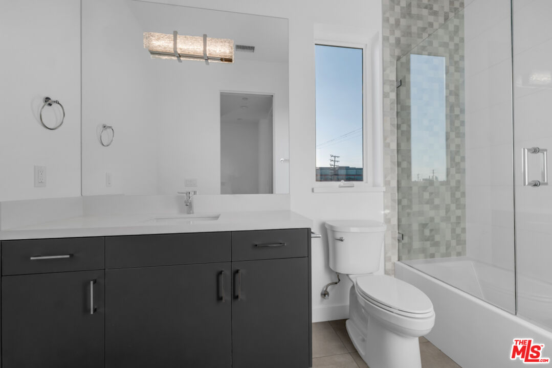 3139 Curts Ave Unit: B