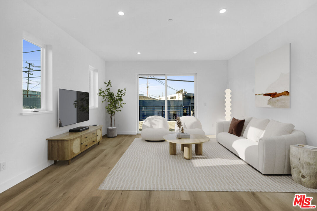 3139 Curts Ave Unit: B