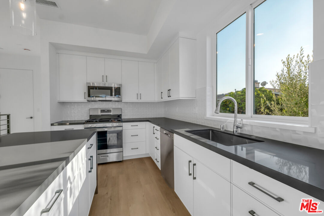 3139 Curts Ave Unit: B