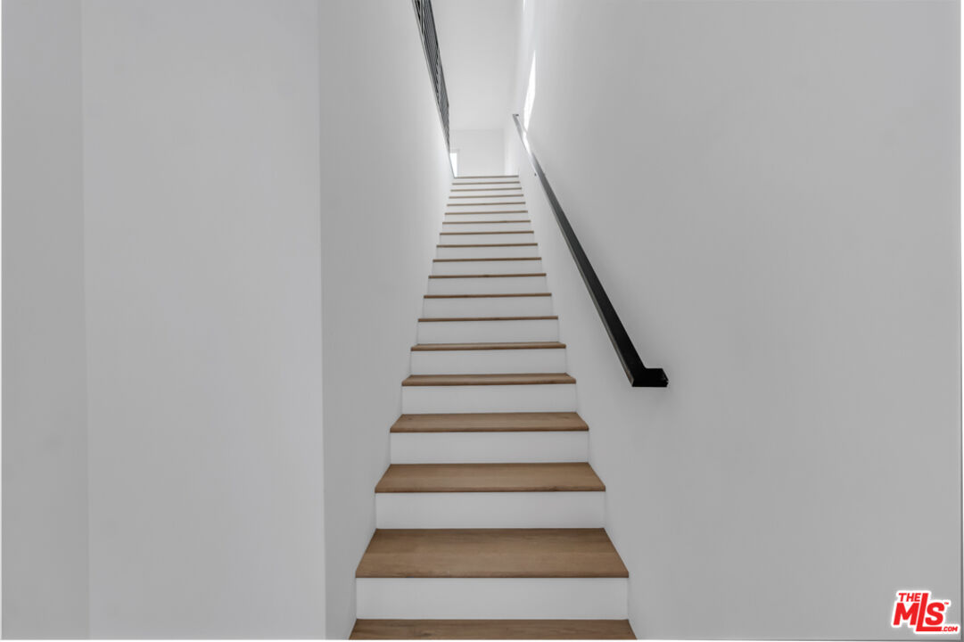 3139 Curts Ave Unit: B