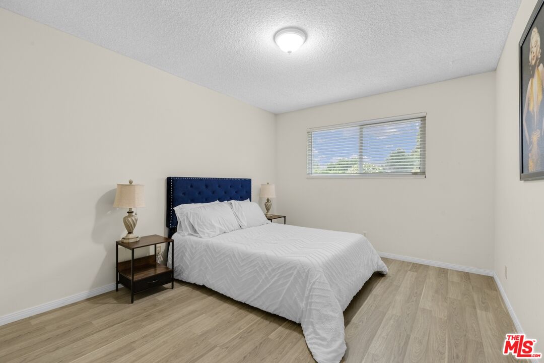 111 W Avenida De Las Flores