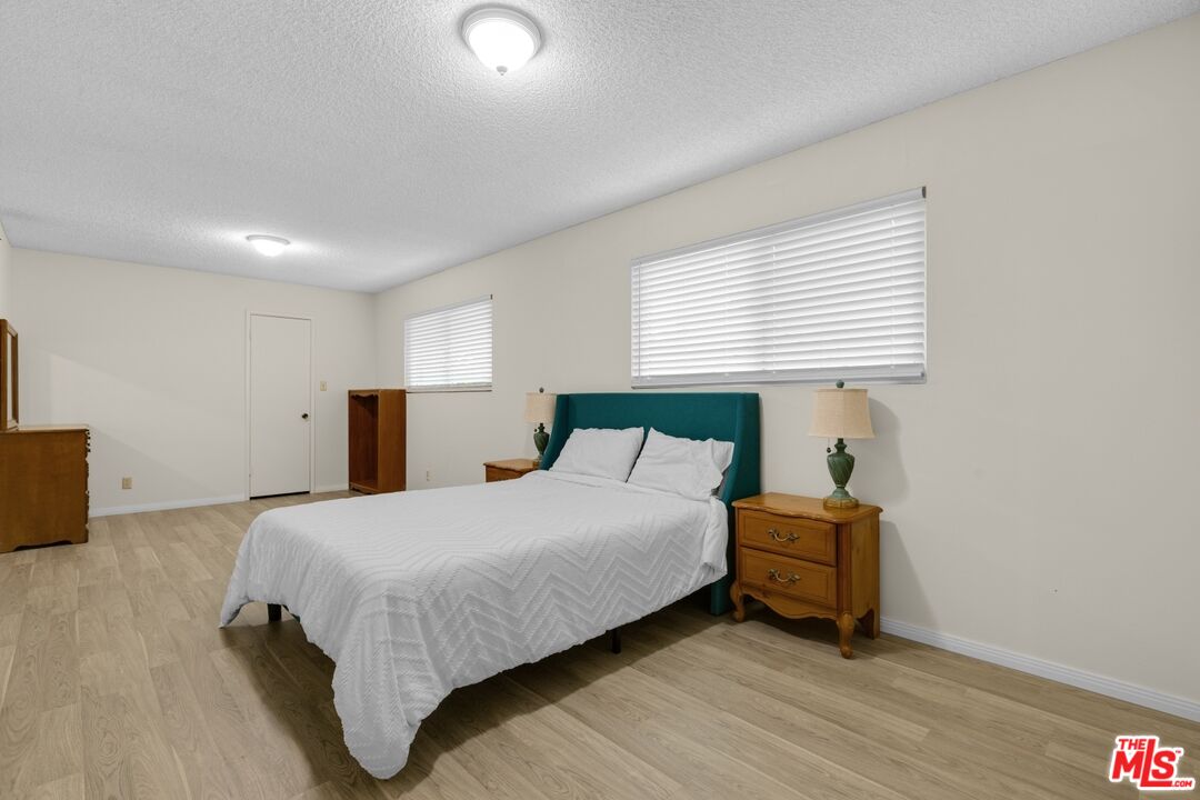 111 W Avenida De Las Flores