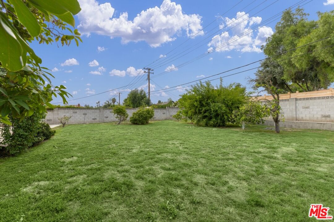 111 W Avenida De Las Flores