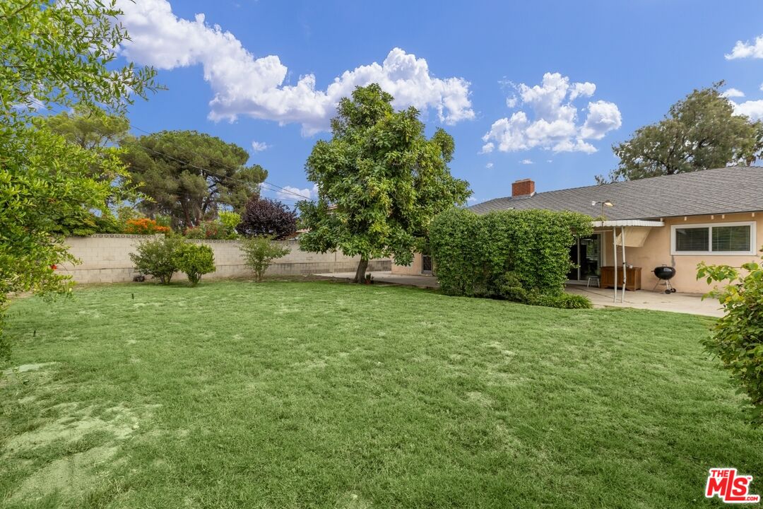 111 W Avenida De Las Flores