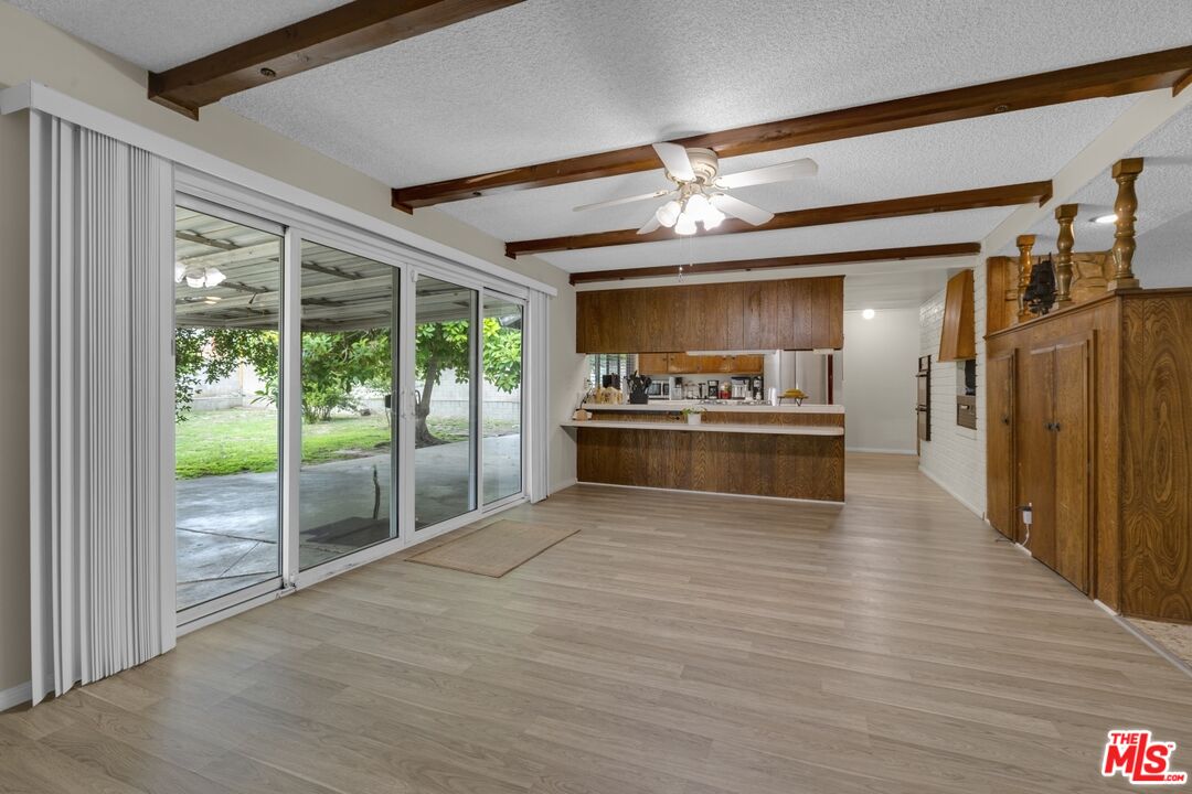 111 W Avenida De Las Flores