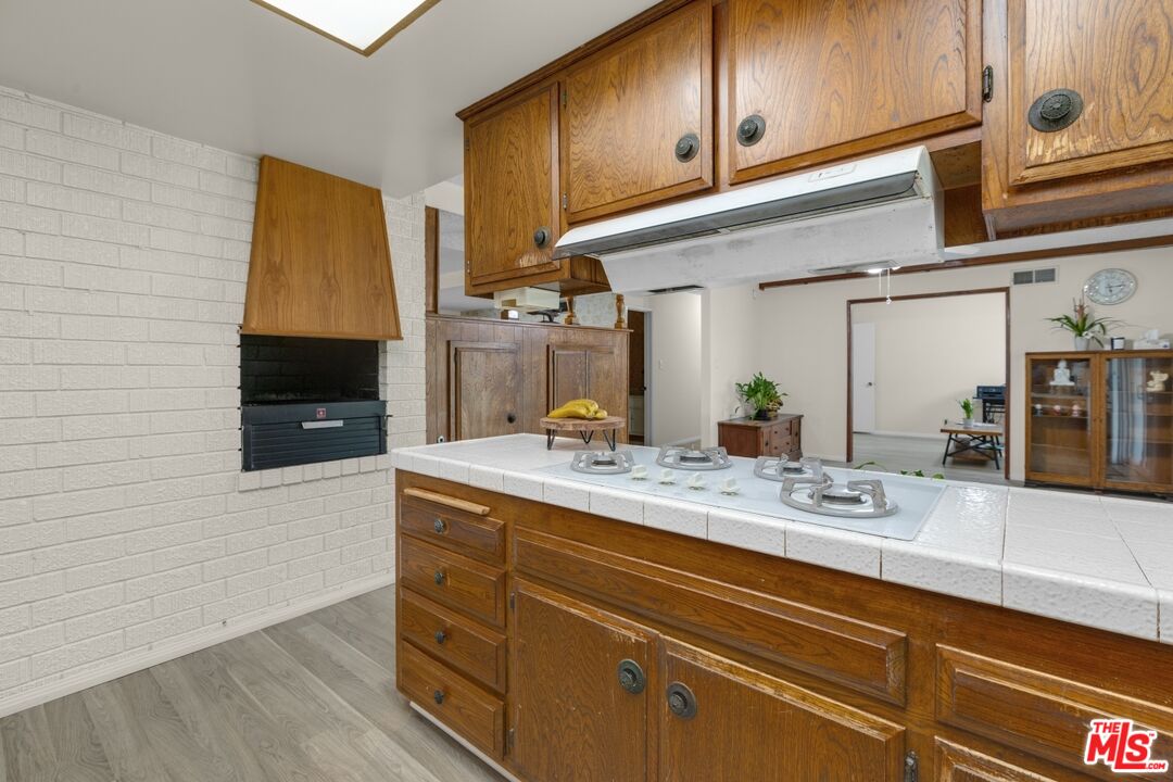 111 W Avenida De Las Flores