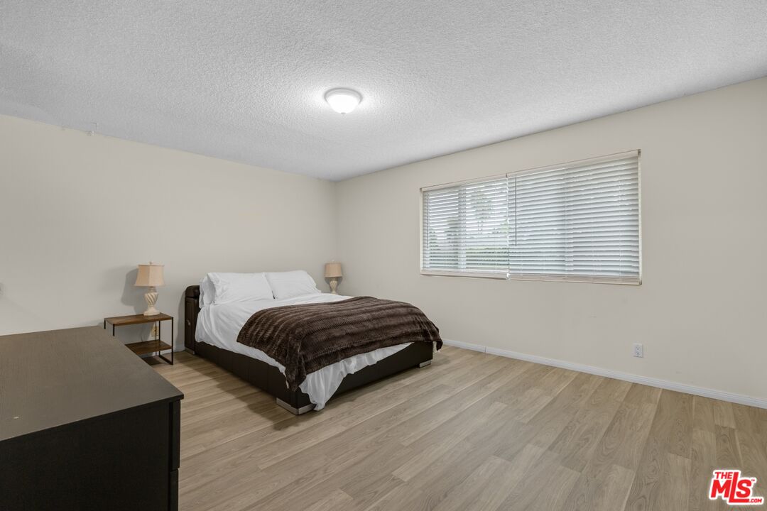 111 W Avenida De Las Flores