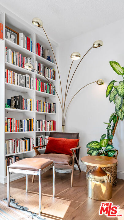 1228 N La Cienega Blvd Unit: 104