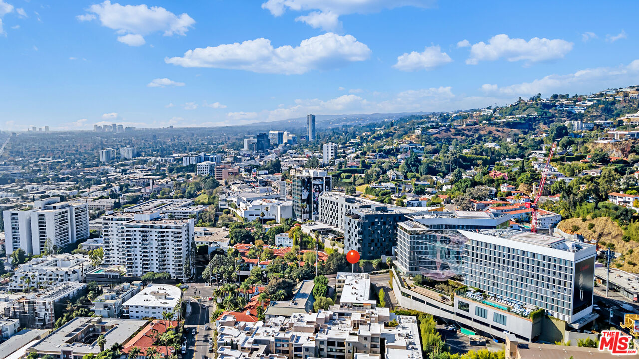 1228 N La Cienega Blvd Unit: 104