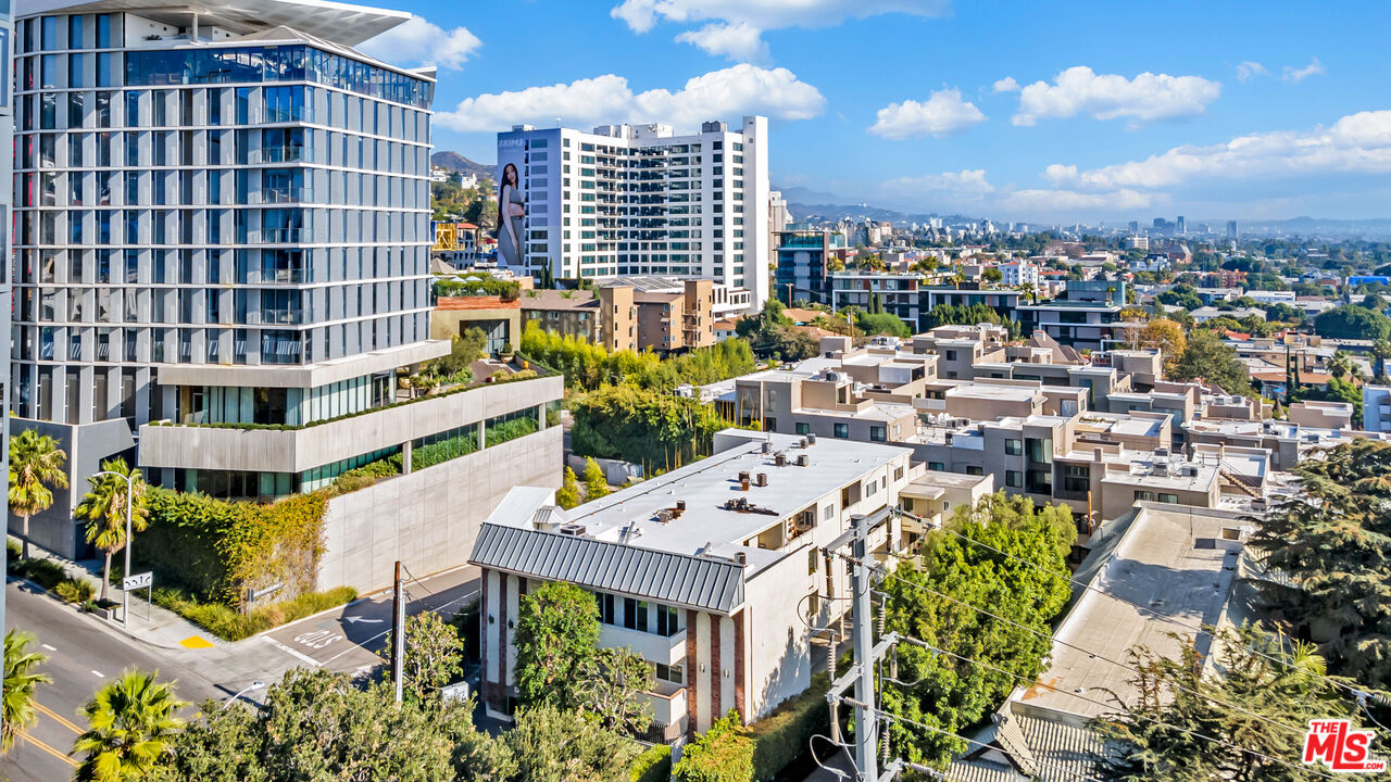 1228 N La Cienega Blvd Unit: 104