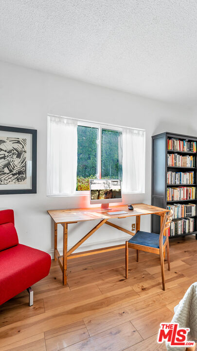 1228 N La Cienega Blvd Unit: 104