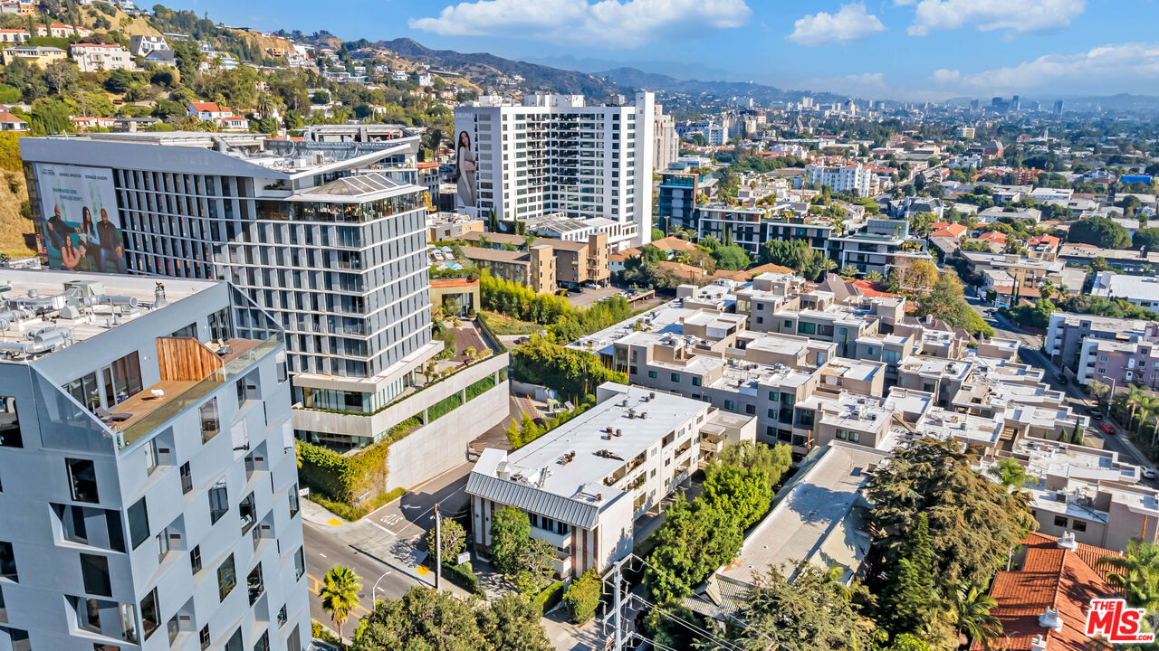 1228 N La Cienega Blvd Unit: 104