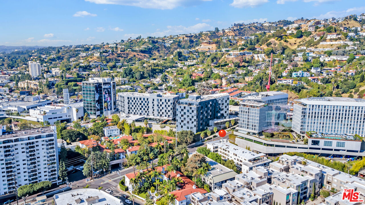 1228 N La Cienega Blvd Unit: 104