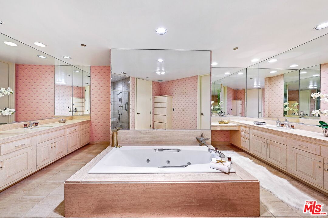 300 N Swall Dr Unit: 108