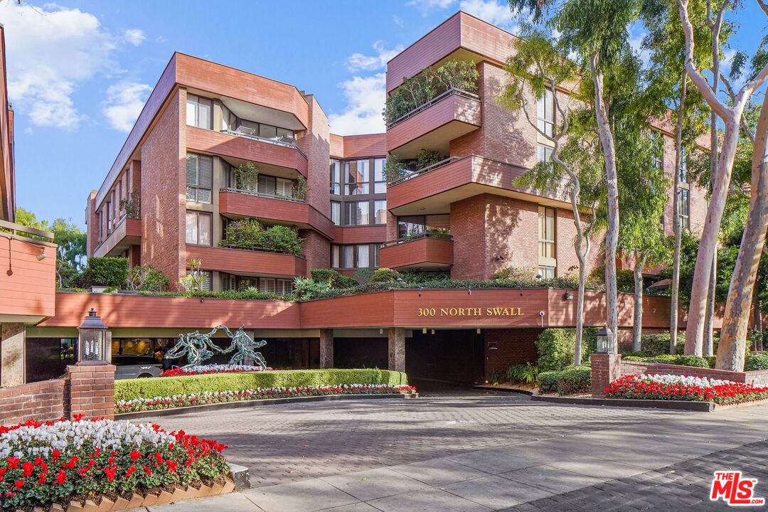 300 N Swall Dr Unit: 108