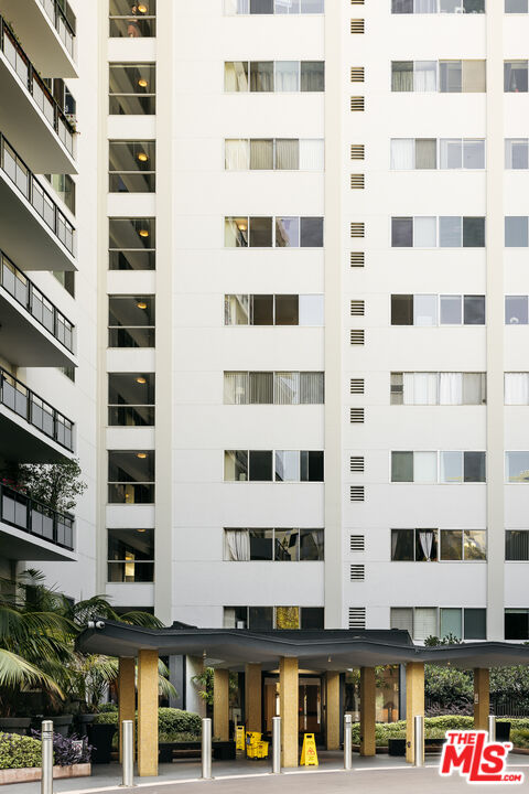 1155 N La Cienega Blvd Unit: 601