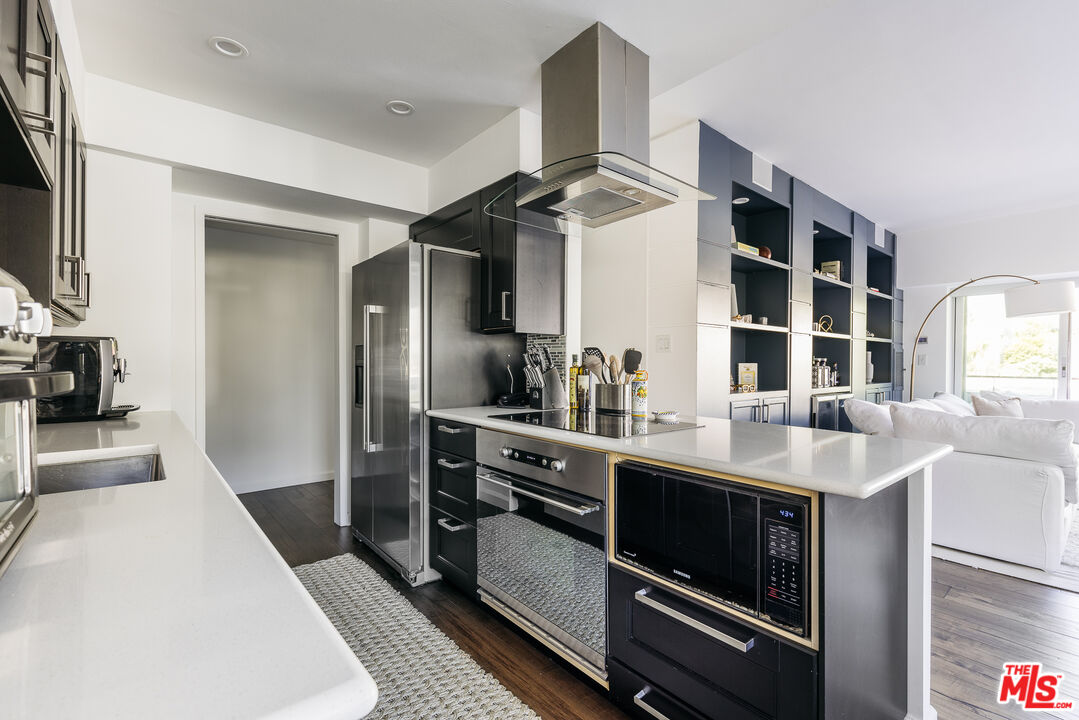 1155 N La Cienega Blvd Unit: 601