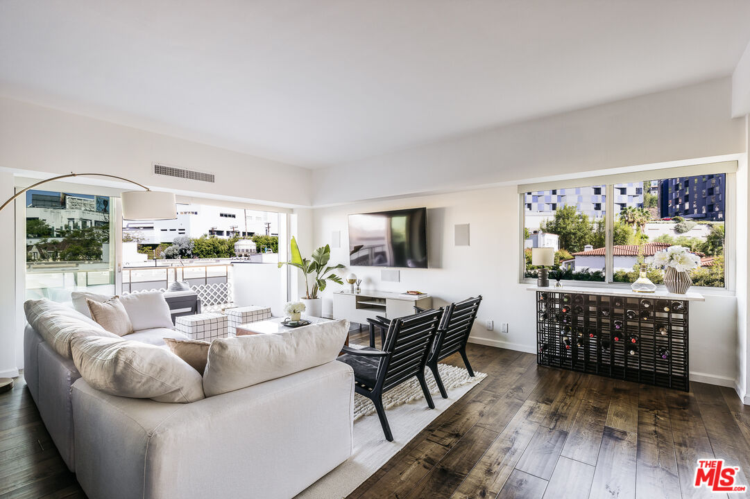 1155 N La Cienega Blvd Unit: 601